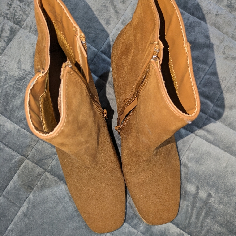 Women's Boots Never Worn